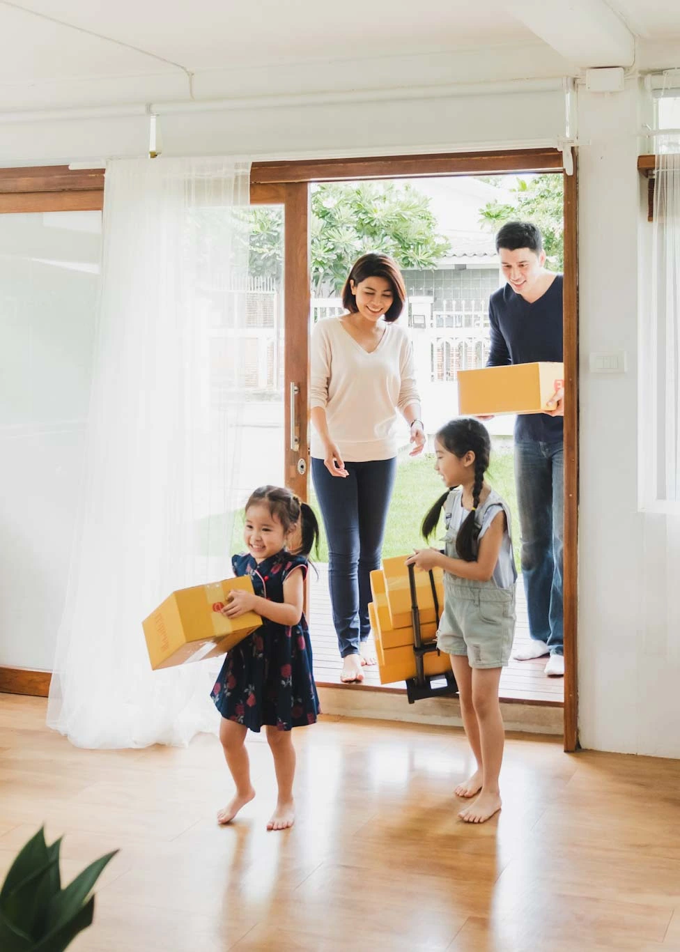 Family Moving Into House in Hunterdon County NJ